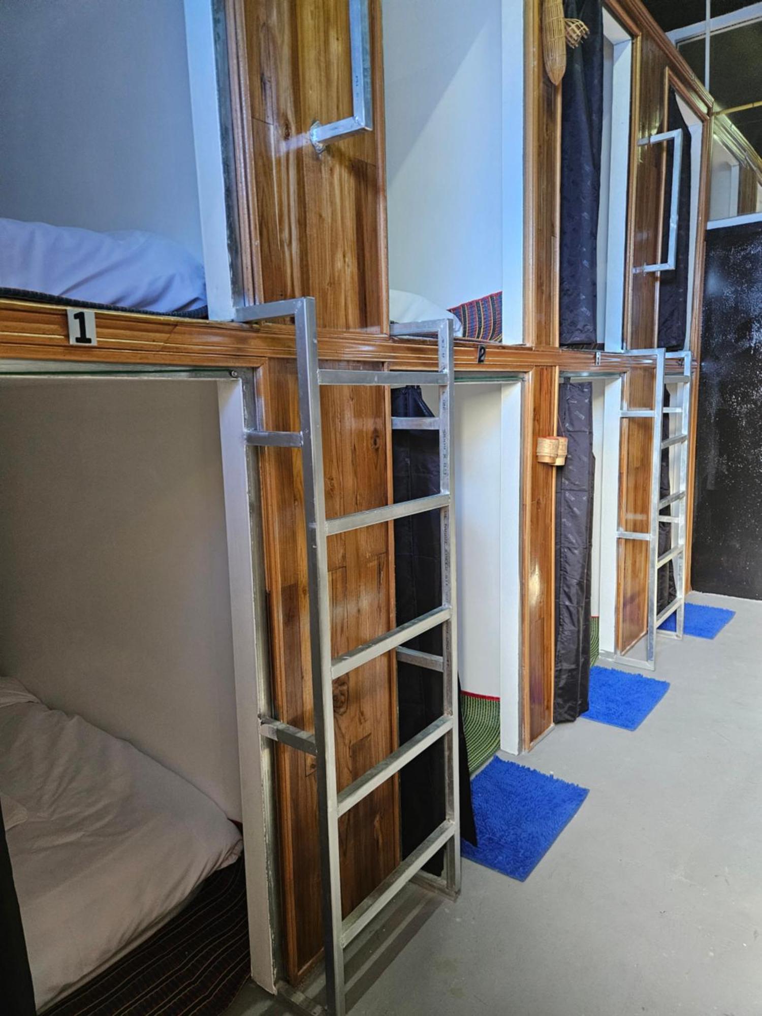 Kai Lions International Capsule Hostel Pakxé Zewnętrze zdjęcie