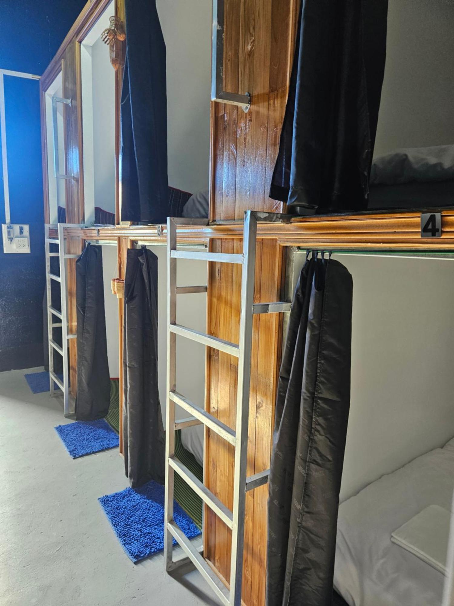 Kai Lions International Capsule Hostel Pakxé Zewnętrze zdjęcie